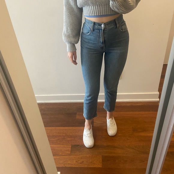 Abercrombie Curve Love Ultra High Rise Ankle Straight Jean - Picture 2 of 3